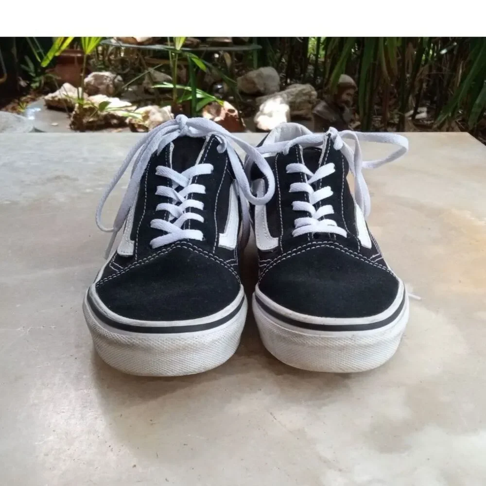 Van's Off-The-Wall Kid's size 3 Sneakers